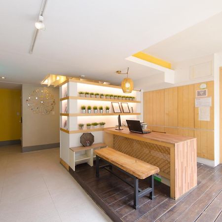 Travel Monster Hotel Seoul Exterior photo